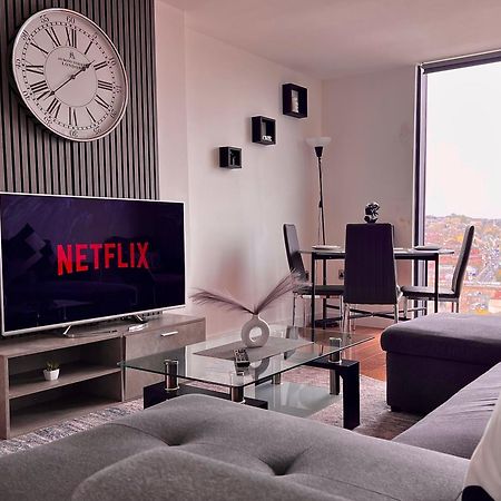Penthouse Gem, Central, Scenic Views, Stylish, Modern, City Centre 2Br シェフィールド エクステリア 写真