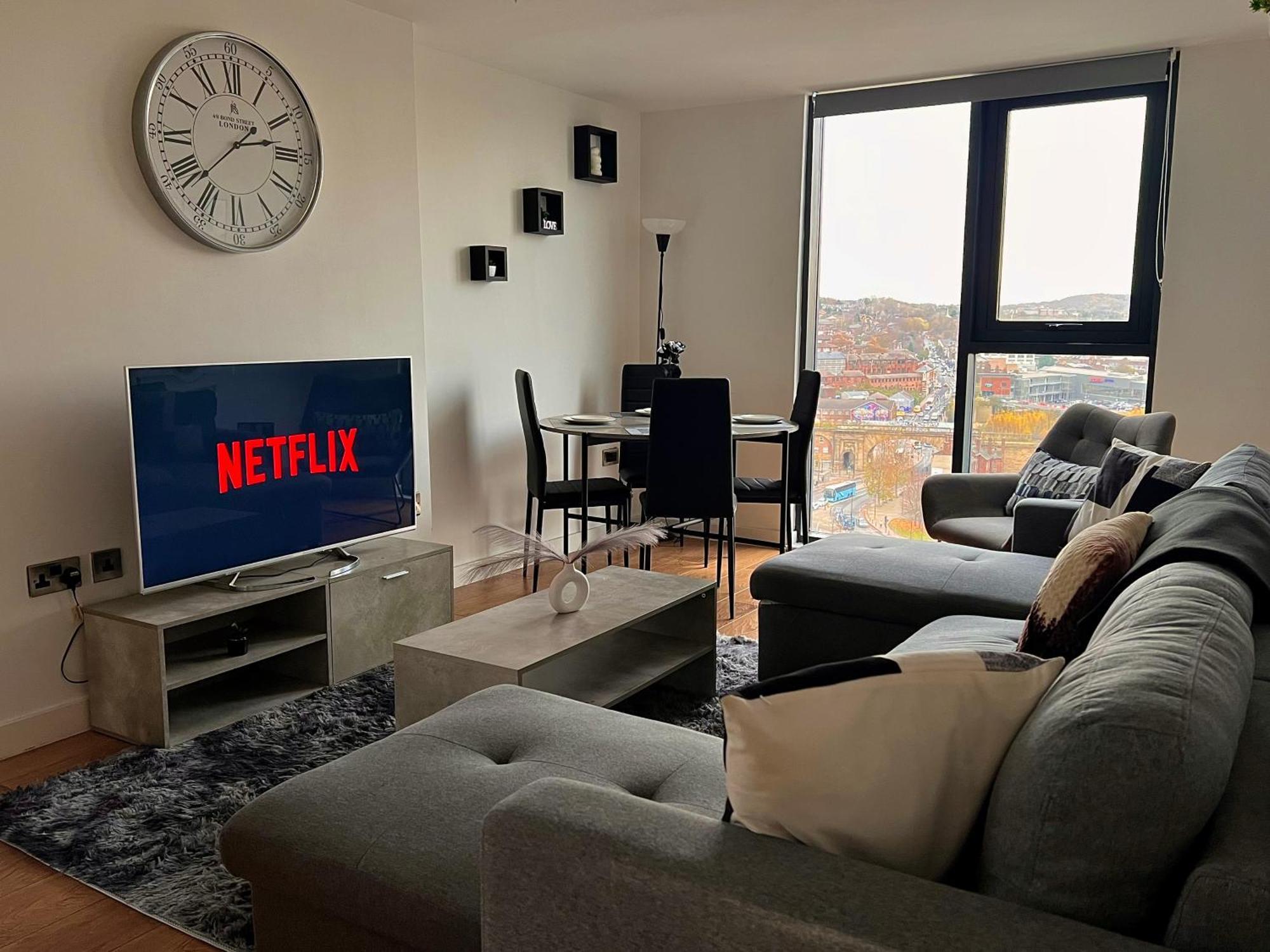 Penthouse Gem, Central, Scenic Views, Stylish, Modern, City Centre 2Br シェフィールド エクステリア 写真