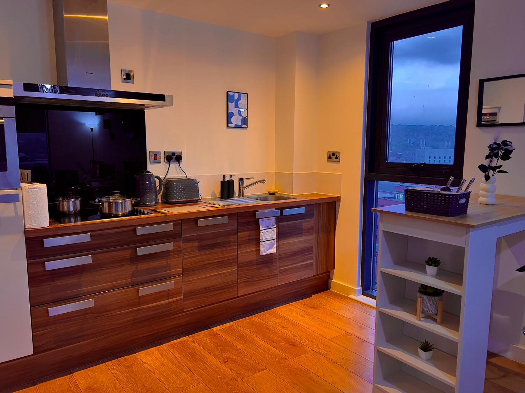 Penthouse Gem, Central, Scenic Views, Stylish, Modern, City Centre 2Br シェフィールド エクステリア 写真